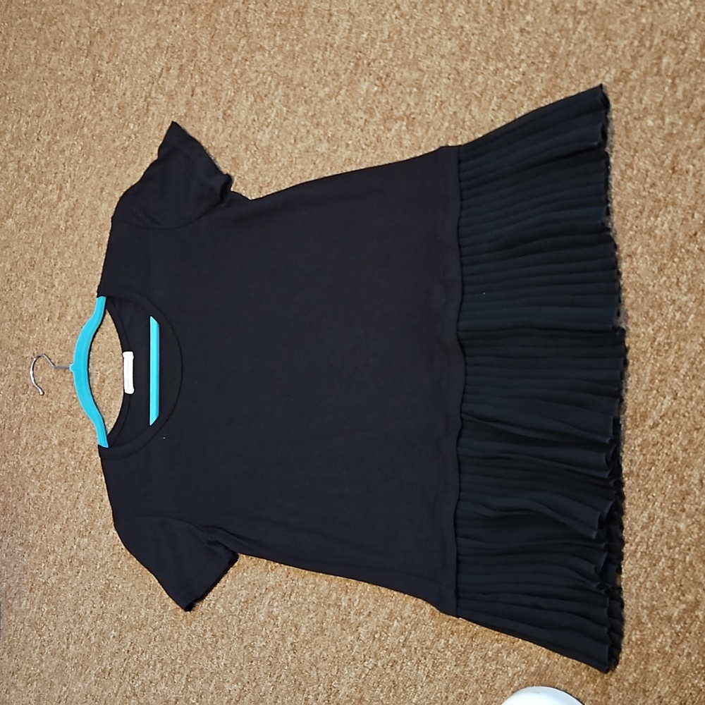 Pebble and Stone black top